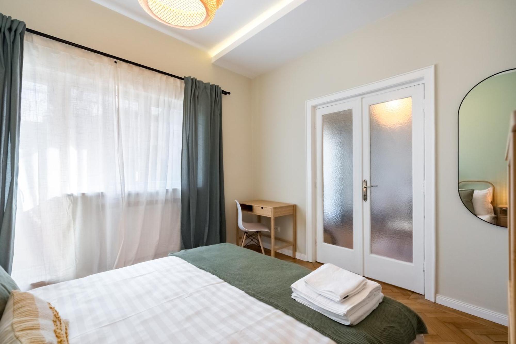 Urban Dream Studio With City Views & Comfort Bucarest Extérieur photo
